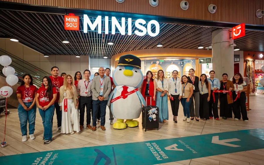 Inauguración de la tienda Miniso en el Aeropuerto Internacional Jorge Chávez, junto a las puertas de embarque